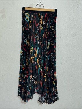 Senlis Black Pleated Midi Skirt with Multicolor Abstract Print